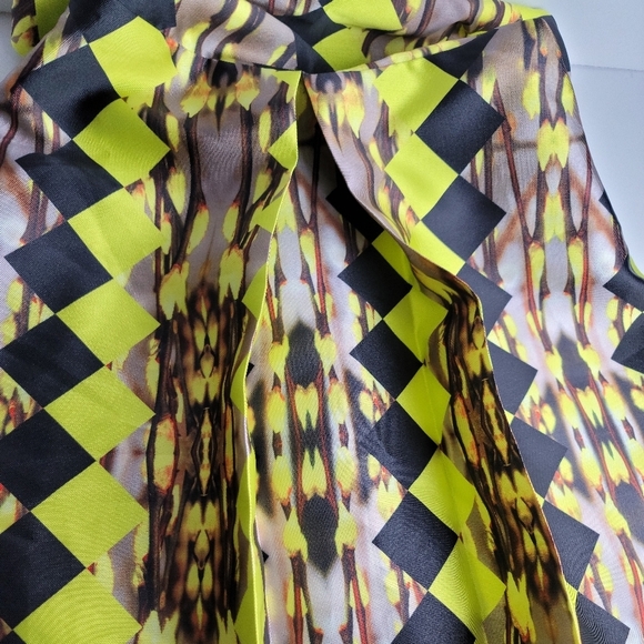 INTRIGUE COUTURE Back Out Geometric Halter Swing Dress - Picture 4 of 11